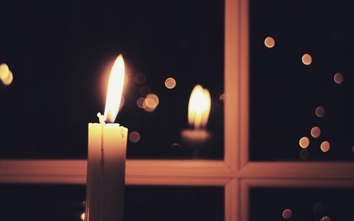 Зажигайте в окнах свечи